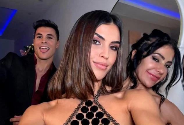 Sofía Suescun en una imagen con Kiko y su madre, Maite Galdeano