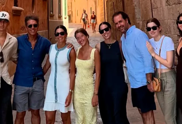 El Cordobés y su familia portada