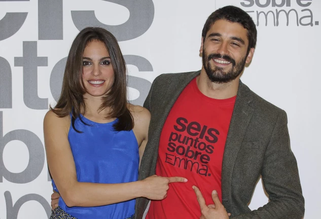 Álex García y Verónica Echegui, en la presentación de 'Seis puntos sobre Emma', la película que los unió.