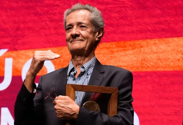 Ramón Arcusa recibe la Medalla de la Cultura en San Lorenzo de El Escorial