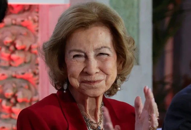 La Reina Sofía sonriente en una de sus apariciones públicas (EFE)