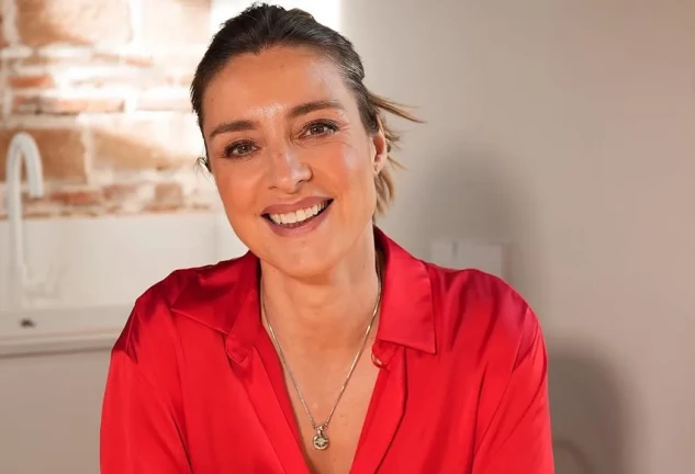 Sandra Barneda vestida de rojo en una imagen de redes