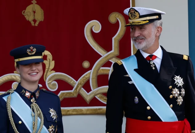 El rey Felipe VI y la princesa Leonor en el desfile de las Fuerzas Armadas