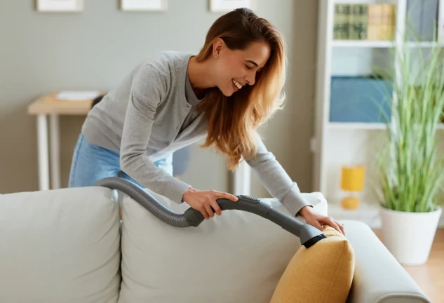 Aspirador antiácaros inalámbrico para colchones y sofás.