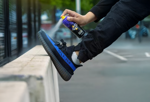 Spray protector impermeable para zapatillas