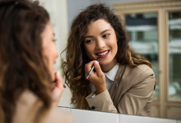 Lote labial mate larga duración con perfilador