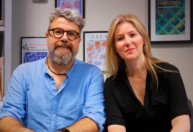 Los investigadores Giuseppe Battaglia y Lorena Ruiz.