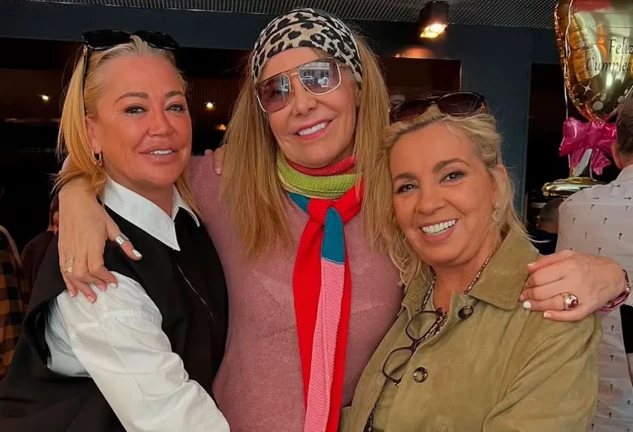 Belén Esteban, Belén Ro y Carmen Borrego en el 59 cumpleaños de la 2ª.