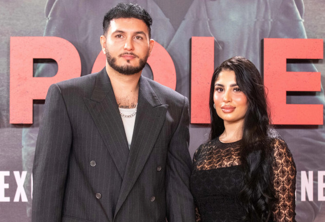 Omar Montes y Lola Romero durante el estreno de la película "Napoleón" en el Museo del Prado, a 20 de noviembre de 2023, en Madrid (España).