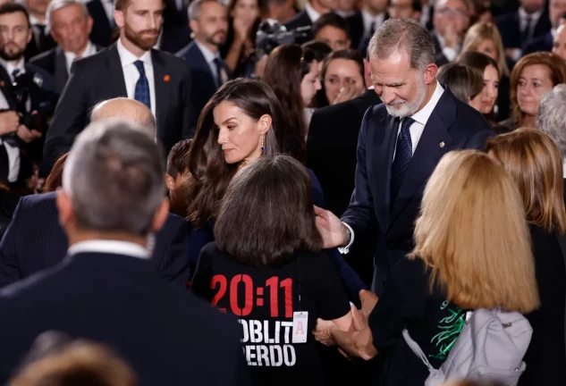 Los reyes Felipe VI y Letizia durante el funeral de Estado por las 237 víctimas de la dana celebrado este miércoles en Valencia con motivo del primer aniversario de la tragedia.