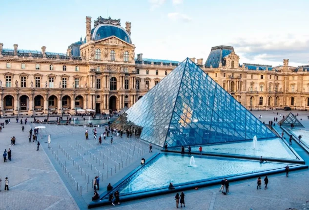Museo del Louvre