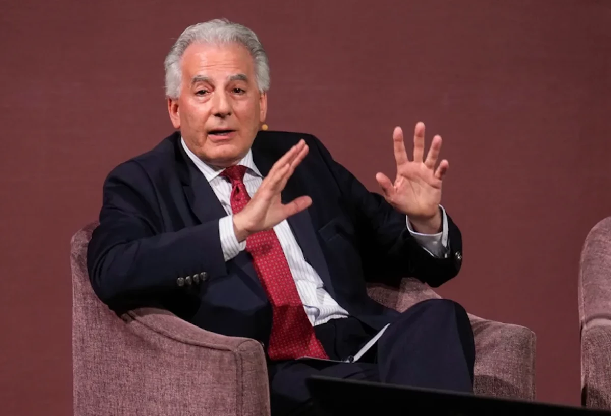 La familia de Vargas Llosa, dispuesta a demandar a Isabel Preysler por publicar sus cartas