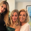 Alejandra Rubio, Carmen Rosa y Carmen Borrego posan durante su cena de Nochebuena (@carmenborregocampos)