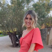 Anna Ferrer con vestido color coral en una imagen de redes.