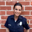 Sonia Monroy vestida de agente de policía en uno de sus papeles de actriz.