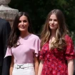 La reina Letizia y su hija la princesa Leonor en una imagen en la confirmación de Sofía.