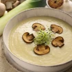 Crema de puerros con champiñones crujientes