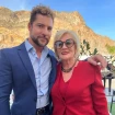 El artista confiesa que mima cuanto puede a su progenitora, María.