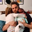 Roberto Leal con sus hijos.