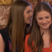 La Infanta Sofía habló al oído de su hermana antes de que ella continuase con el discurso