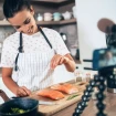 Trucos infalibles para cocinar pescado a la sartén sin que se pegue
