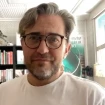 Máximo Huerta en su librería del Buñol