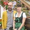 Pep Guardiola y Cristina Serra, en el Oktoberfest.