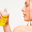 Spray corporal antigranos con ácidos AHA/BHA para piel con acné