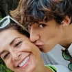 Nuria Roca con su hijo Pau en una imagen de redes