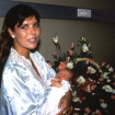 Imagen retrospectiva de Carolina, posando con Carlota a las pocas horas de nacer.