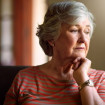 La soledad no es cosa únicamente de personas mayores. ¡Todos podemos sufrirla, atento a nuestros consejos!