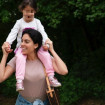 Georgina Rodríguez posa con una de sus hijas (@georginagio).