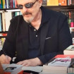 Miguel Bosé ha sembrado la polémica en la madrileña Feria del Libro.