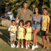 Cristiano y Georgina con sus hijos en uno de sus viajes.