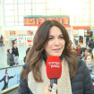 Fabiola, en la estación de Atocha, habla con los reporteros de Europa Press.