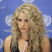 Shakira, con expresión seria, en un evento benéfico en Estados Unidos