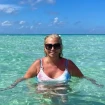 Belén Esteban bañándose en la playa en República Dominicana