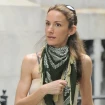 Telma Ortiz, la hermana de Letizia, con una pashmina al cuello.