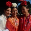Victoria Federica y Cayetana Rivera con otros amigos en la Feria de Abril.