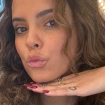Gloria Camila se ha retocado la papada.