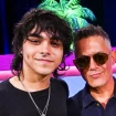 Alejandro Sanz y su hijo Alexander en una imagen de los Billboard Latin