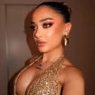 Julia Janeiro posando.
