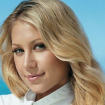 Anna Kournikova, la novia de Enrique Iglesias, preocupa al aparecer en silla de ruedas