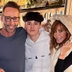 Álvaro Muñoz Escassi y Lara Dibildos con su hijo Álvaro.