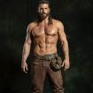 Can Yaman sorprende a sus fans con sus fotos más sexys en su nueva serie