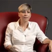 Fayna Bethencourt sentada en una butaca