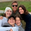 Manuel Díaz con su mujer, Virginia Troconis, y sus tres hijos.