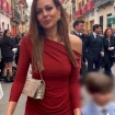 Eva González con amigos y su hijo Cayetano en una imagen de EP.