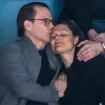 Daniel de Suecia abrazando y besando en la sien en público a su esposa Victoria de Suecia