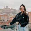 Lorena Gómez en una imagen promocional en exteriores en 2023.